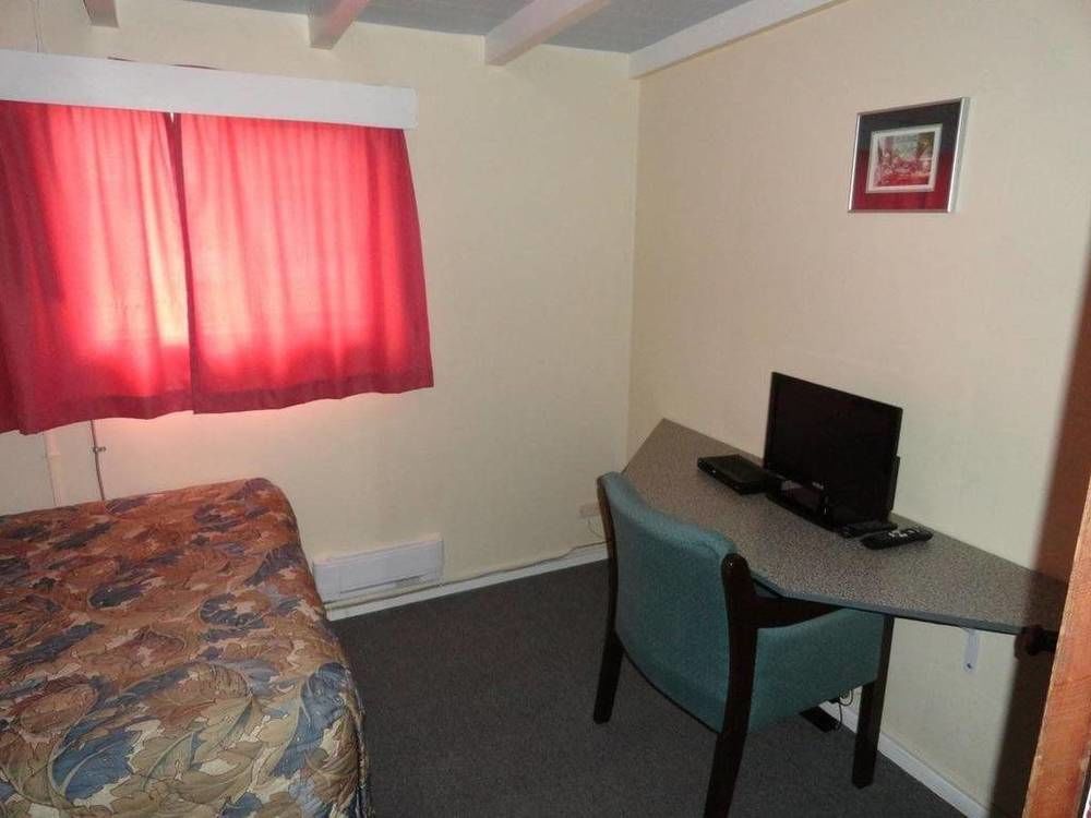 Oceanside Motel 2*