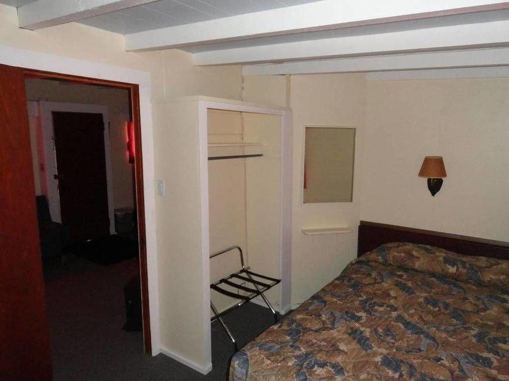 Motel Oceanside Sechelt